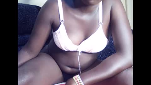 Snapshot of divineassgoddess chatting on December 23, 12:30 am divineassgoddess online show from December 23, 12:30 am