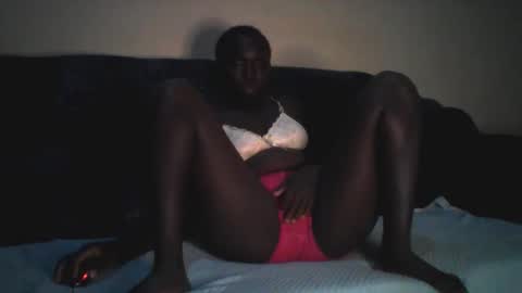 Snapshot of divineassgoddess chatting on February 8, 3:10 am divineassgoddess online show from February 8, 3:10 am