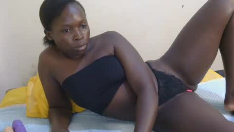 Snapshot of divineassgoddess chatting on June 29, 3:57 am divineassgoddess online show from June 29, 3:57 am