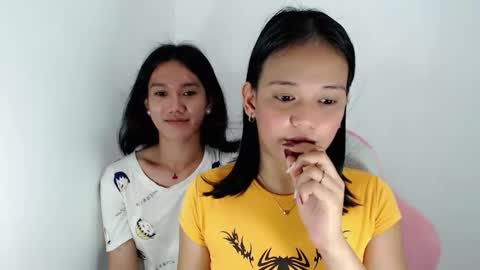 Snapshot of divinegoddness chatting on May 1, 9:03 am Crystal mae online show from May 1, 9:03 am