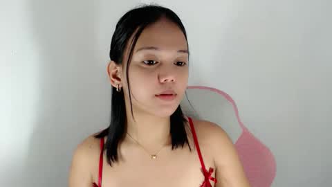 Snapshot of divinegoddness chatting on May 8, 5:57 am Crystal mae online show from May 8, 5:57 am