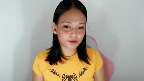 Snapshot of divinegoddness chatting on May 17, 5:42 pm Crystal mae online show from May 17, 5:42 pm