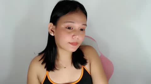 Snapshot of divinegoddness chatting on May 29, 6:28 pm Crystal mae online show from May 29, 6:28 pm