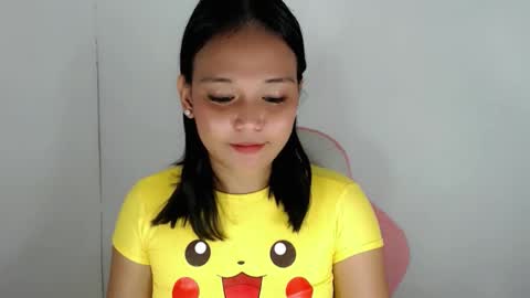 Snapshot of divinegoddness chatting on June 4, 11:11 pm Crystal mae online show from June 4, 11:11 pm
