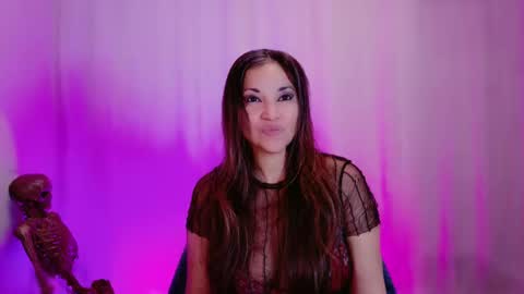 Snapshot of divinelynn chatting on February 9, 12:19 pm DivineLynn online show from February 9, 12:19 pm