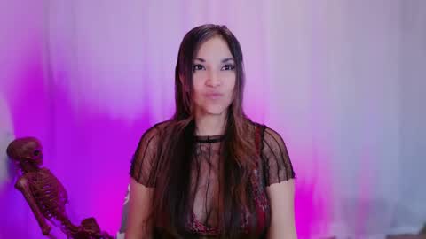 Snapshot of divinelynn chatting on February 10, 3:42 pm DivineLynn online show from February 10, 3:42 pm