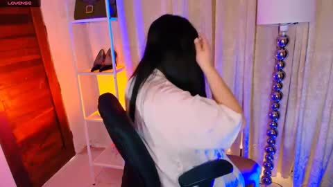 Snapshot of divorced_ms_valeria chatting on February 23, 7:17 am Vally online show from February 23, 7:17 am