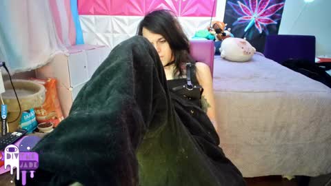 Jade Divyne online show from December 3, 5:20 am