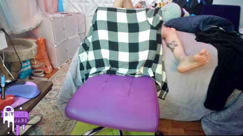 Jade Divyne online show from December 11, 9:45 pm