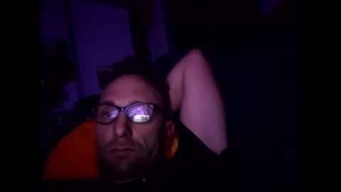 Snapshot of dix_yadown chatting on May 8, 11:04 am dix_yadown online show from May 8, 11:04 am