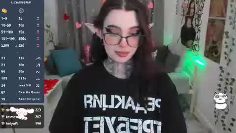 dixipixi_ online show from February 14, 8:42 am