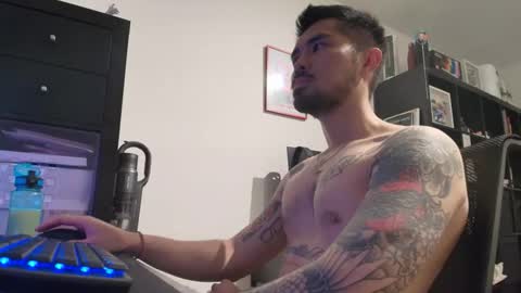 Snapshot of dixonhuang chatting on April 7, 5:57 pm D online show from April 7, 5:57 pm