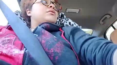 dizzinsweatyy online show from November 3, 8:21 pm