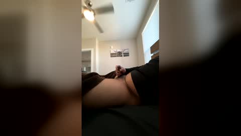 Snapshot of dj9469615 chatting on February 1, 8:07 pm dj9469615 online show from February 1, 8:07 pm