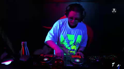 Snapshot of dj_capitain_claw chatting on March 9, 1:04 am Adrian Arturo online show from March 9, 1:04 am