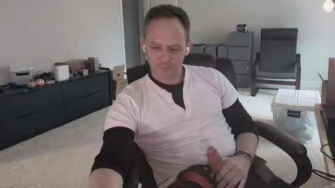 Snapshot of dj_diesel_rat chatting on February 13, 6:16 pm dj_diesel_rat online show from February 13, 6:16 pm