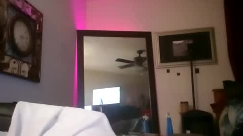 Snapshot of dj_firewokz chatting on November 21, 2:43 am dj_firewokz online show from November 21, 2:43 am