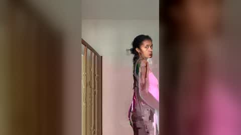 Snapshot of djayanah chatting on December 18, 6:19 am djayanah online show from December 18, 6:19 am