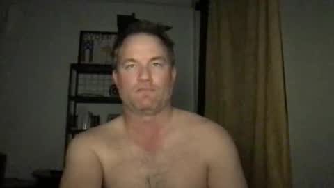 Snapshot of djswpy chatting on February 25, 5:39 am TriflinYoBitch online show from February 25, 5:39 am