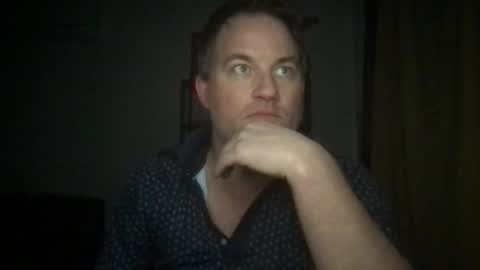 Snapshot of djswpy chatting on February 28, 9:54 am TriflinYoBitch online show from February 28, 9:54 am