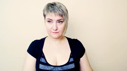 djullia online show from October 10, 6:45 am