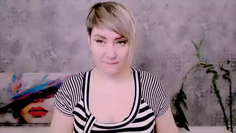 Snapshot of djullia chatting on February 9, 7:23 am djullia online show from February 9, 7:23 am