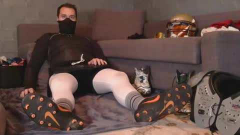 Snapshot of dljockbro chatting on February 15, 4:03 pm dljockbro online show from February 15, 4:03 pm