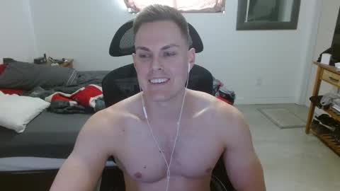 Snapshot of dmoney212 chatting on February 13, 8:03 pm dmoney212 online show from February 13, 8:03 pm