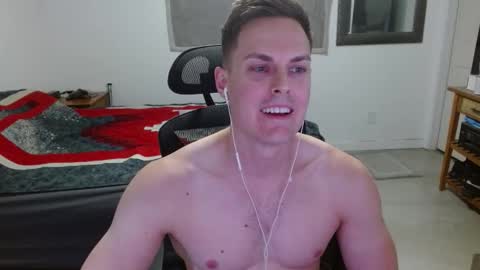 Snapshot of dmoney212 chatting on February 14, 6:21 am dmoney212 online show from February 14, 6:21 am