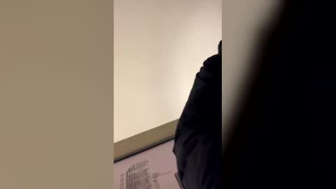 Snapshot of dnut4341 chatting on April 7, 1:06 am dnut4341 online show from April 7, 1:06 am