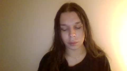 Snapshot of dobb582726 chatting on December 19, 10:44 am dobb582726 online show from December 19, 10:44 am