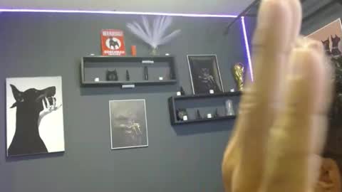 Snapshot of dober_manent chatting on November 17, 2:17 am dober_manent online show from November 17, 2:17 am