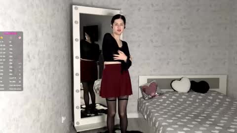 Annie PVT IS OPEN online show from November 15, 9:11 pm