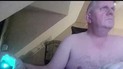 Snapshot of doggy2629 chatting on December 22, 4:48 pm doggy2629 online show from December 22, 4:48 pm