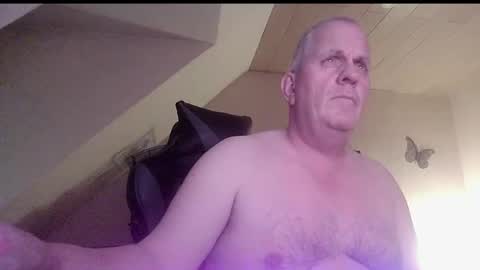 Snapshot of doggy2629 chatting on January 5, 5:27 pm doggy2629 online show from January 5, 5:27 pm