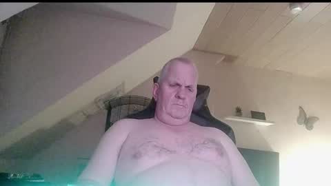 Snapshot of doggy2629 chatting on January 16, 4:55 pm doggy2629 online show from January 16, 4:55 pm