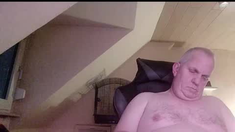 Snapshot of doggy2629 chatting on February 2, 5:11 pm doggy2629 online show from February 2, 5:11 pm