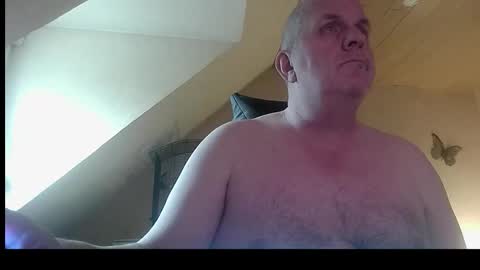 Snapshot of doggy2629 chatting on February 22, 8:46 am doggy2629 online show from February 22, 8:46 am