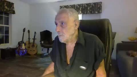 dogluc7 online show from December 4, 5:49 am