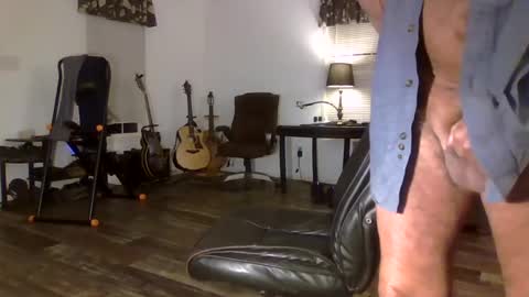 dogluc7 online show from October 31, 7:20 am