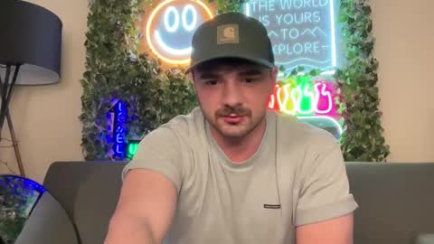 Snapshot of dohmerboyz chatting on February 25, 4:22 am GIJO online show from February 25, 4:22 am