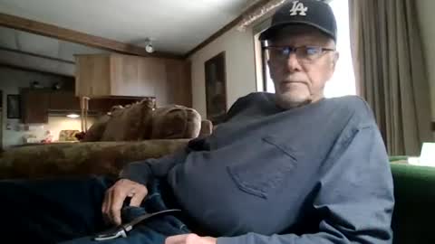 Snapshot of doingmyself69 chatting on October 17, 6:21 pm doingmyself69 online show from October 17, 6:21 pm