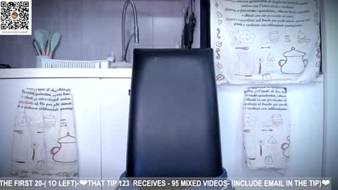 Snapshot of dolce4you69 chatting on December 18, 10:19 am Dea----IF YOU WANT TO SUPPORT ME -Purshase subscribtions scroll BIO  THANK YOU LOVE - online show from December 18, 10:19 am