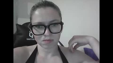 Snapshot of dolce_tempt chatting on December 1, 5:07 pm dolce_tempt online show from December 1, 5:07 pm