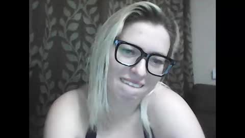 Snapshot of dolce_tempt chatting on December 15, 6:56 pm dolce_tempt online show from December 15, 6:56 pm