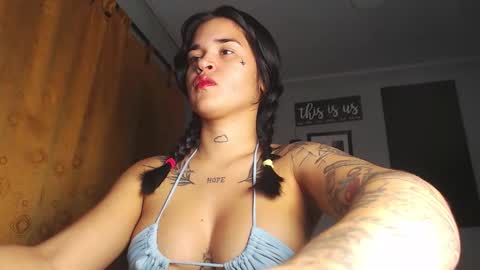 Snapshot of doll_and_thebrown chatting on October 6, 11:02 pm doll_and_thebrown online show from October 6, 11:02 pm