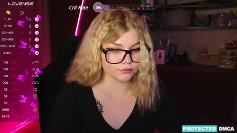 Chloe online show from December 4, 11:24 pm