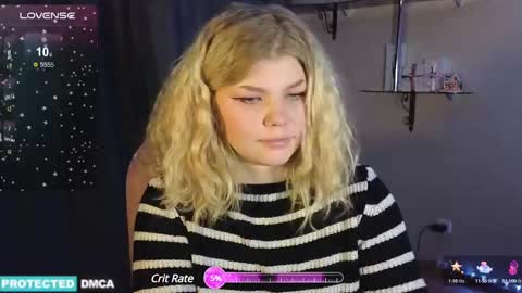 Chloe online show from December 19, 5:08 pm