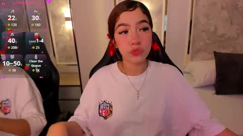 D  online show from October 11, 7:12 pm