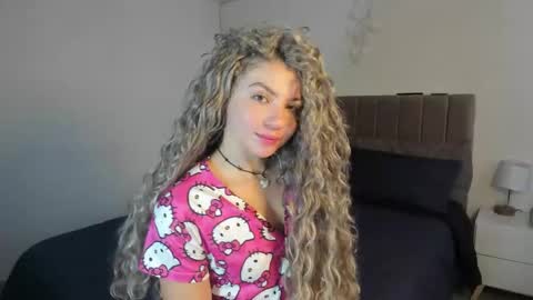Snapshot of doll_oriana chatting on October 22, 6:40 pm doll_oriana online show from October 22, 6:40 pm